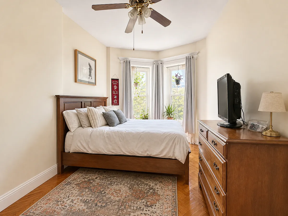 Building Photo - 409 Sterling Pl #3