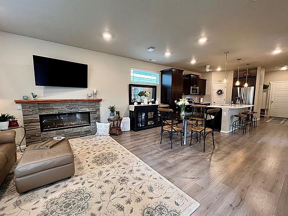 2nd image of 32683 Tolmie Ln