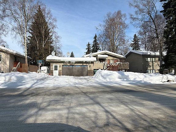 3rd image of 629 W 76th Ave