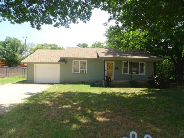 208 S Fox Dr, Midwest City, OK 73110