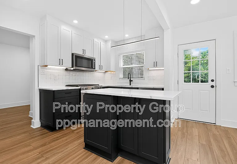 1033 Drummond Ave — Photo 16