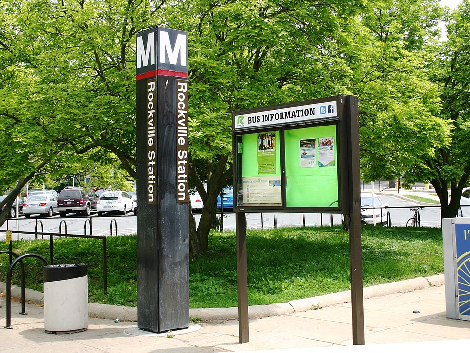 Metro within 20 minute walk.
