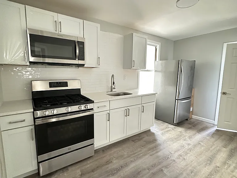 717 McKinley St #1 — Photo 1
