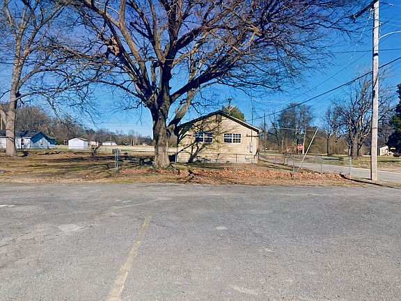 4th image of 1701 W Rose St
