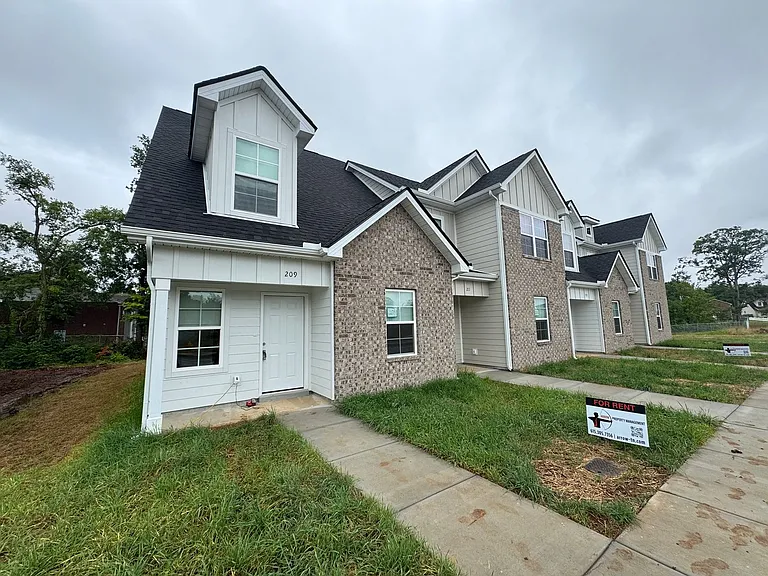 209 Mountaindale Dr — Photo 2