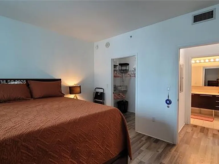 1900 N Bayshore Dr #CU-2009 — Photo 9