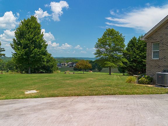 4th image of 185 Florence Cir