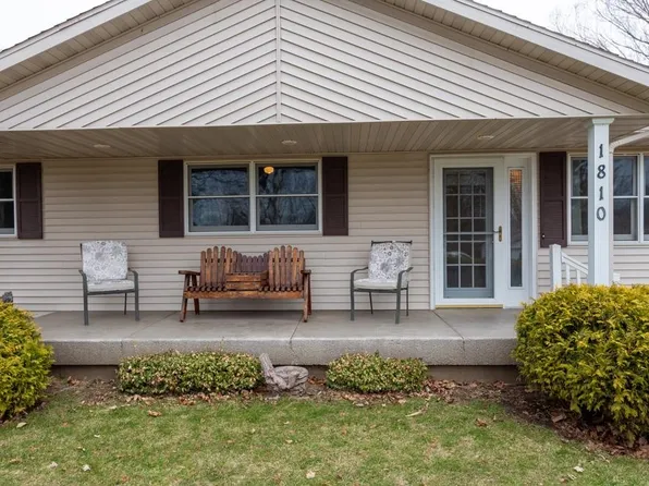 1810 15th St, Hazel Green, WI 53811
