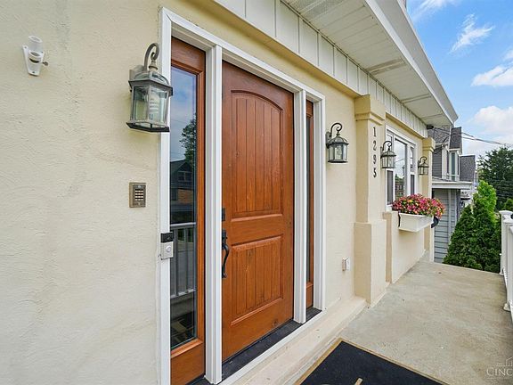 3rd image of 1295 Morten St