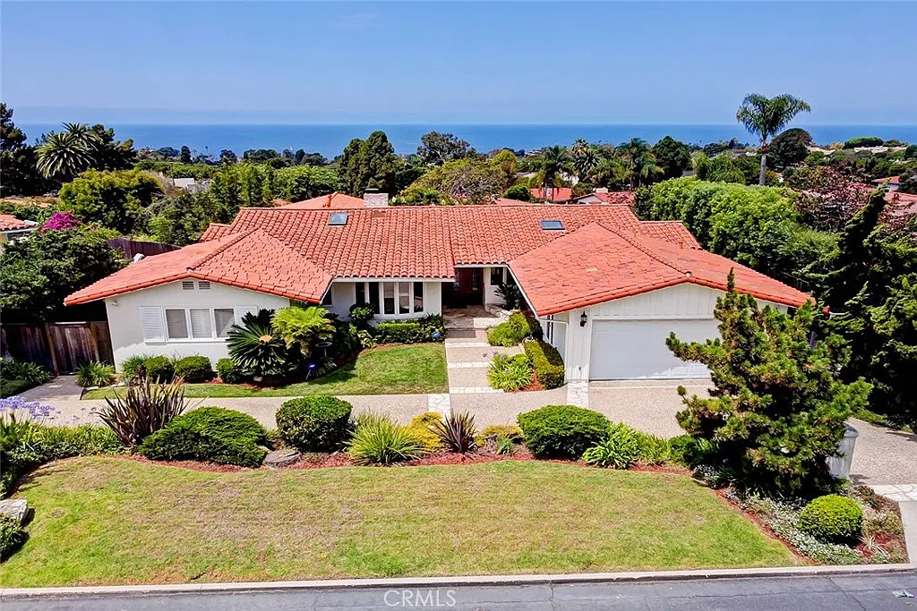 4 bed, 3.5 bath, 3028 sqft, $8,200 — Photo 1