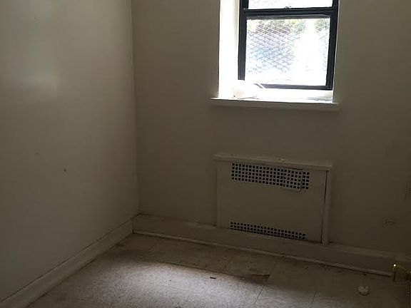 2nd image of 470 Ocean Ave APT Rb2