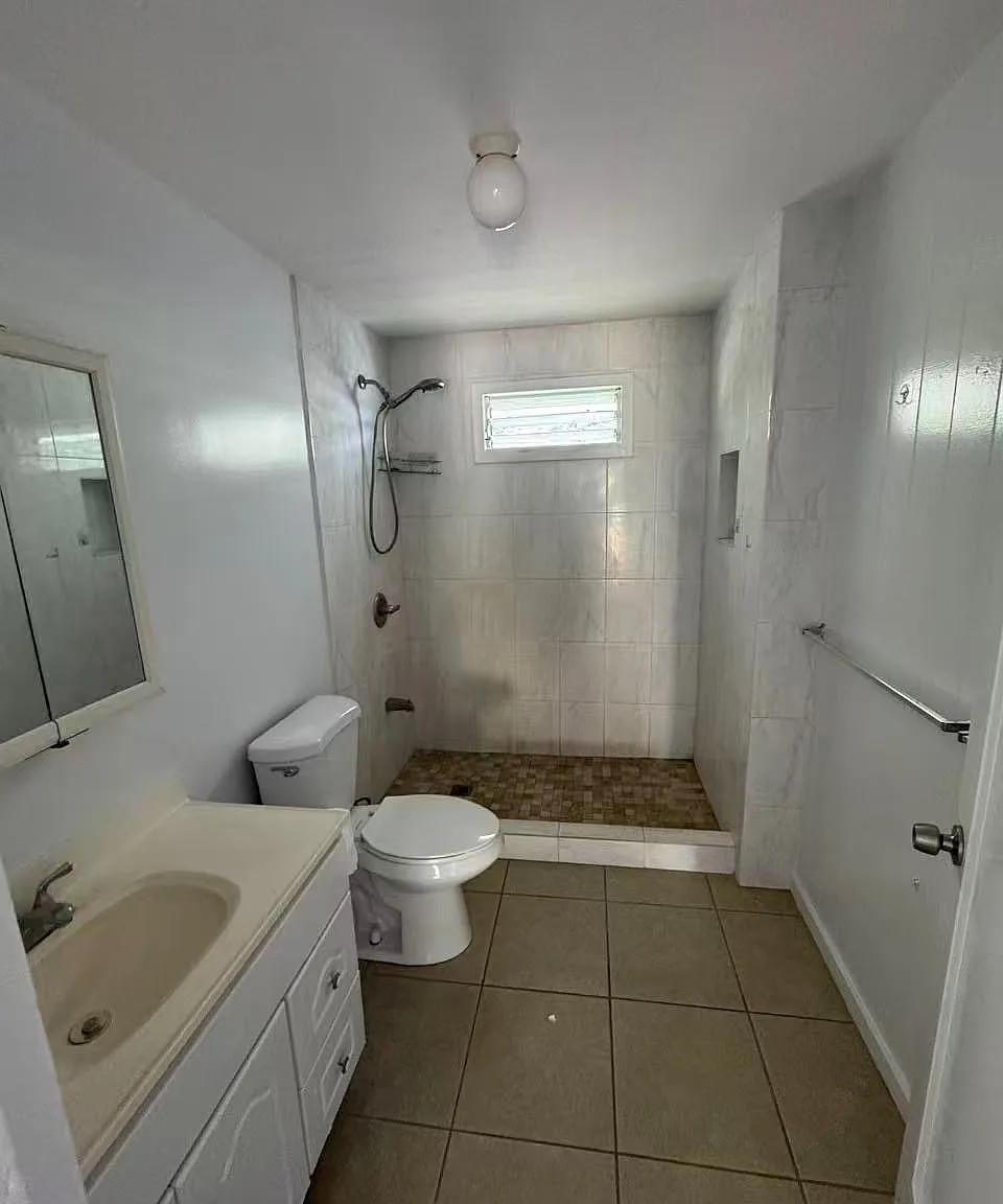 3 bed, 750 sqft, $2,800 — Photo 1