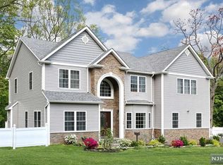 74 Hamilton Ave, Glen Rock, NJ 07452