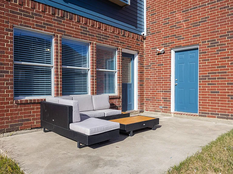 2672 Blackstone Dr — Photo 21