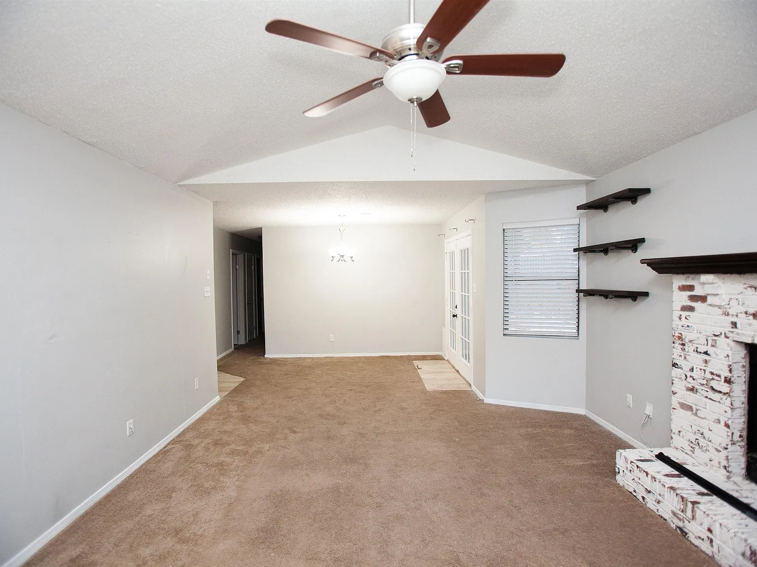 3 bed, 2.0 bath, 1173 sqft, $1,495 — Photo 4