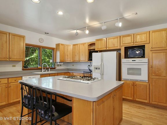 3rd image of 247 Wood Ct