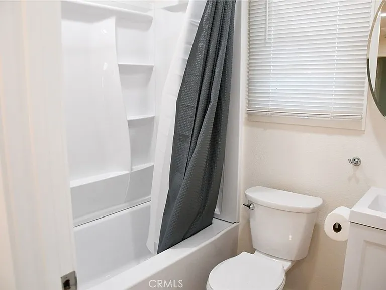 388 N Parker St #B — Photo 5