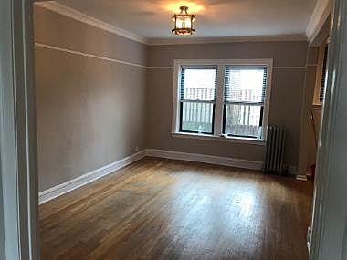 2nd image of 2107 W Argyle St