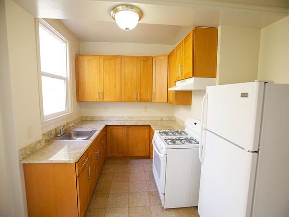 3rd image of 686 11th Ave #7