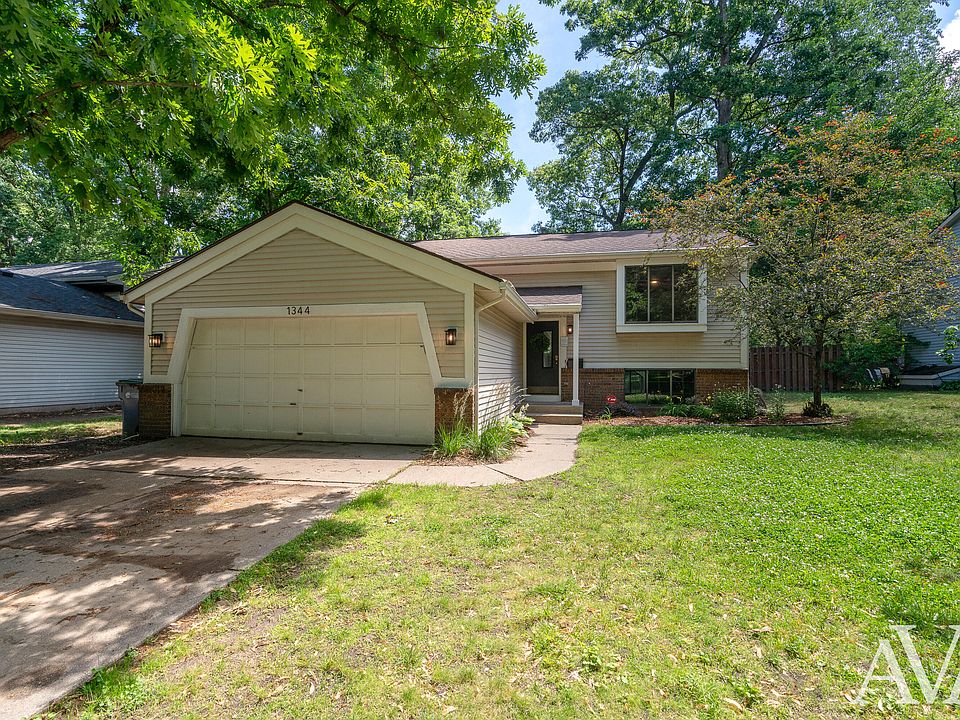 1st image of 1344 Gladstone Dr SE