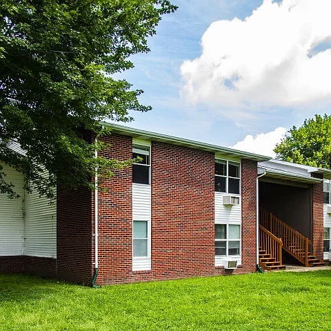 New Eastlawn Apartments — Photo 3
