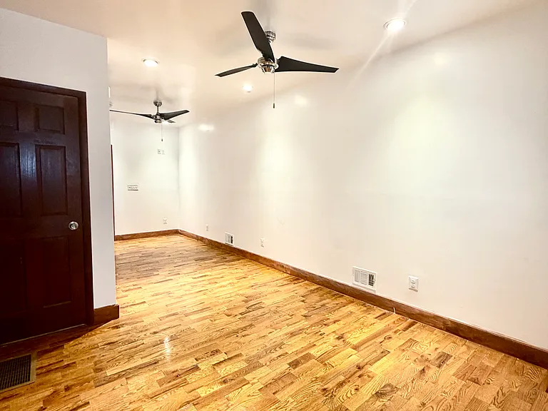 1819 N Port St — Photo 5