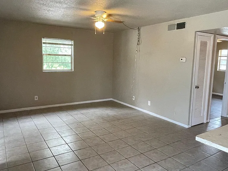 1711 Dixon Blvd — Photo 2