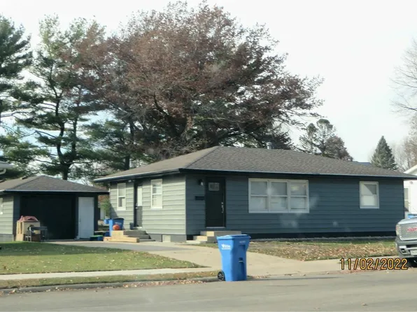 1007 12th St, Grundy Center, IA 50638