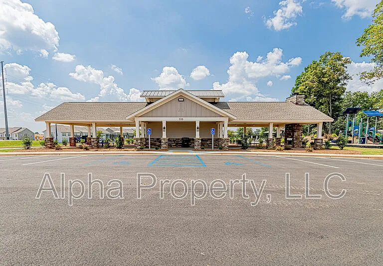 540 Yellow Fox Rd — Photo 38