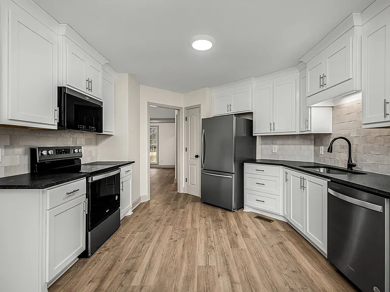 1015 Brinkley Rd — Photo 12