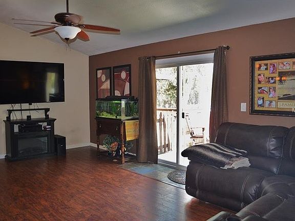 3rd image of 2426 Greenland St