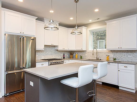 3rd image of 2740 N Ashland Ave #3