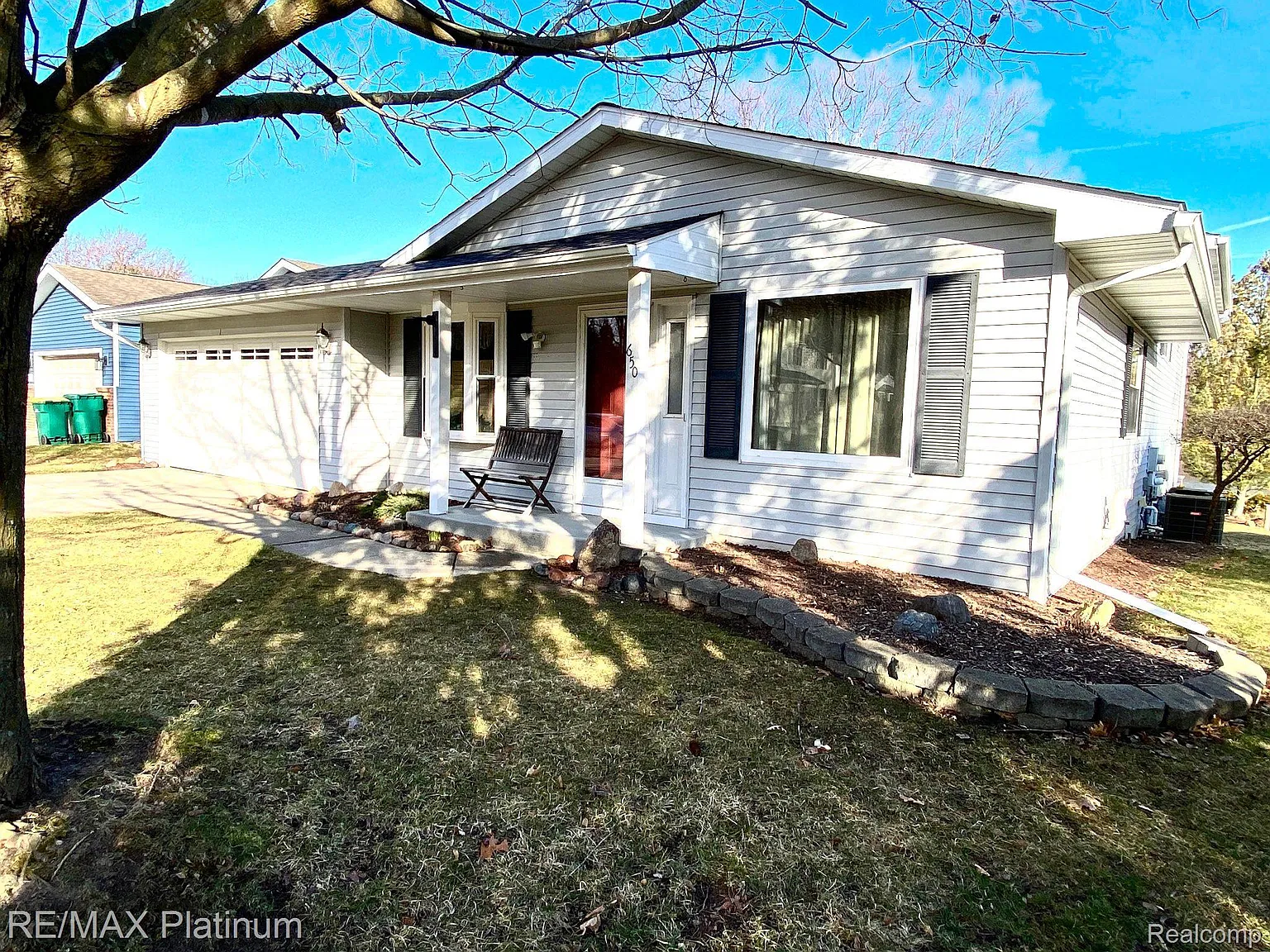 650 Oak Ridge Dr photo 1