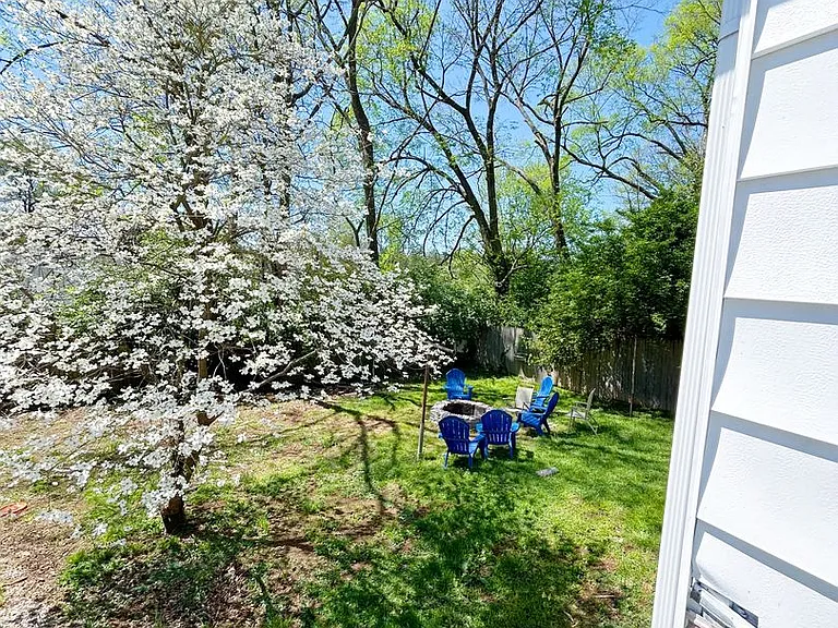 620 Addison Ave — Photo 2