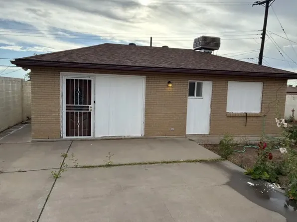 2733 Palomas Dr NE, Albuquerque, NM 87110
