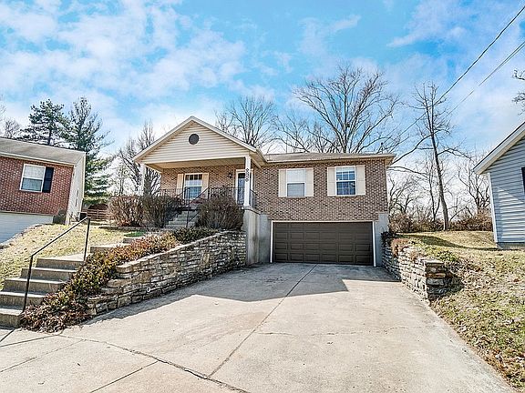 2nd image of 3039 Irvella Pl