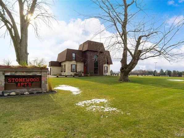 7187 Silver Lake Rd #1, Linden, MI 48451