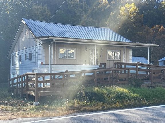 2nd image of 394 Campbells Creek Dr