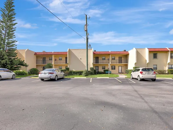2050 Oleander Boulevard #3-201, Fort Pierce, FL 34950