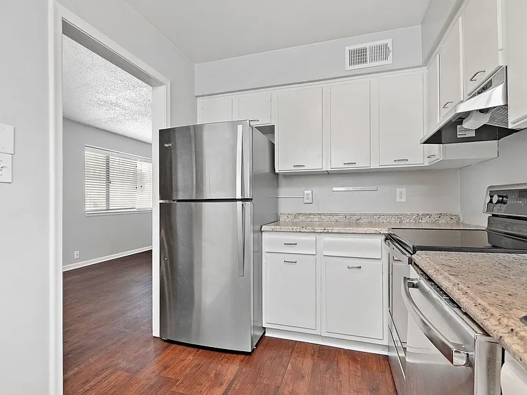 4521-4523 Jefferson Pennsylvania Ave #4526-4524 — Photo 15