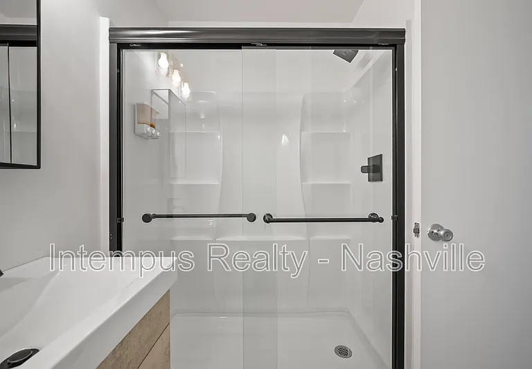 910 Shelby Ave #201 — Photo 9