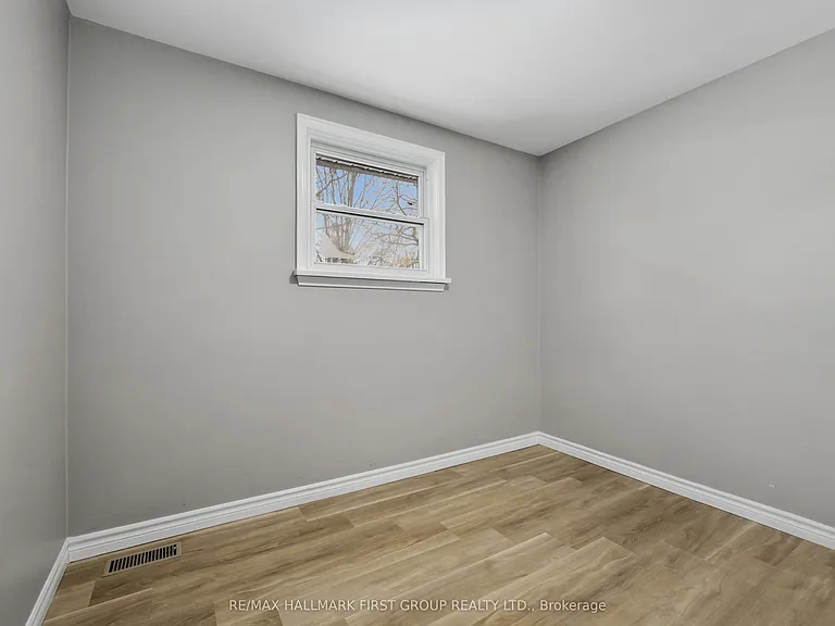 176 Sydenham St #UPPER — Photo 11