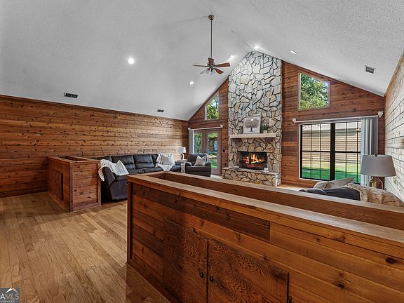 4th image of 1021 Ig Lanier Rd
