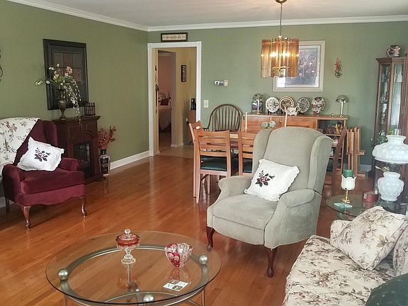 5th image of 1 Pine Valley Dr