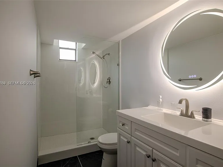 2500 Parkview Dr #1714 — Photo 16