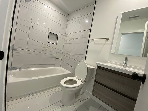 4th image of 5436 Vine St #11282165