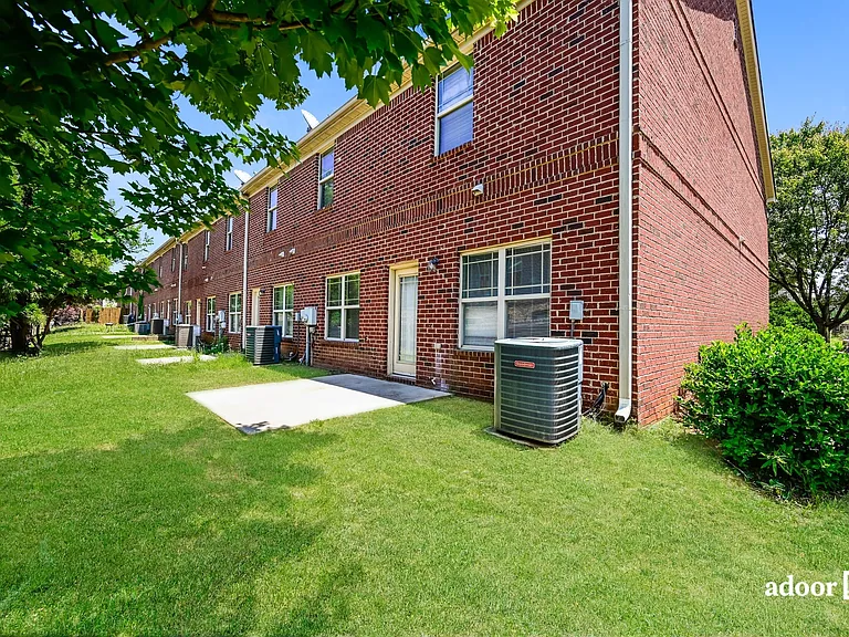 1125 McConaughy Ct — Photo 15