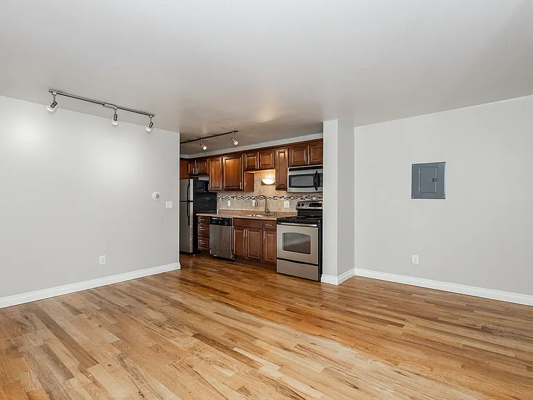 1321 Detroit St — Photo 14