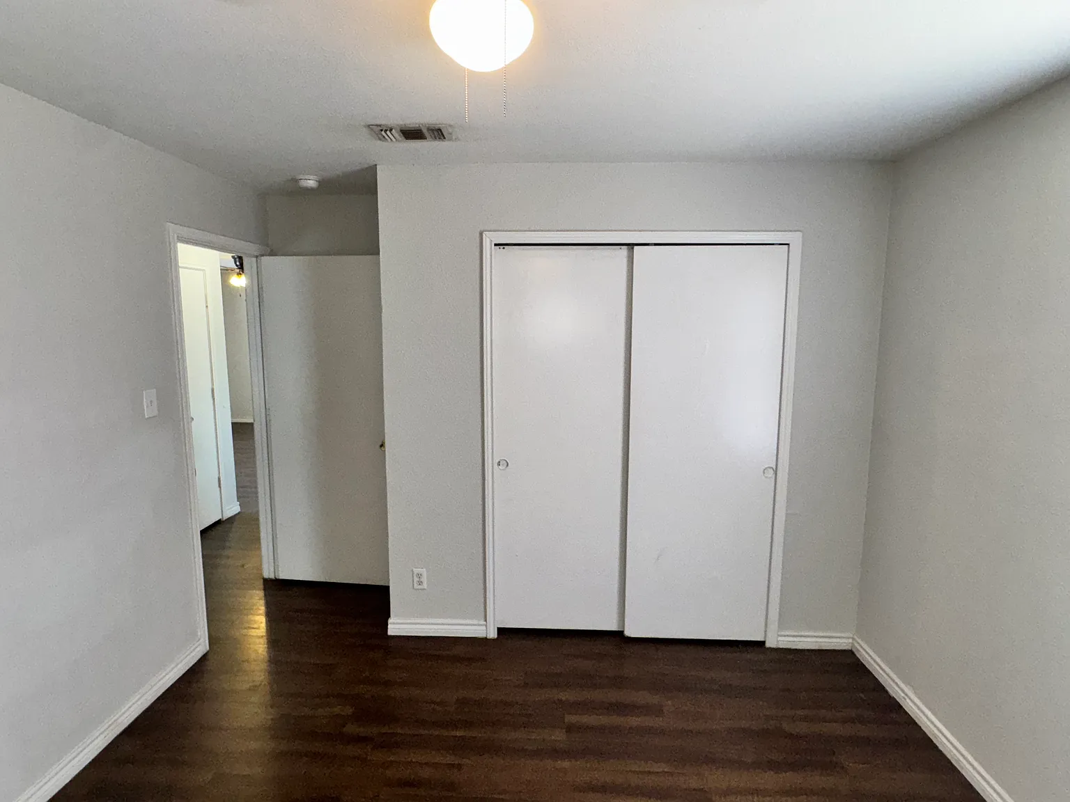 2 bed, 740 sqft, $900 — Photo 3