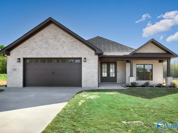 102 Buck Crossing Dr, Toney, AL 35773